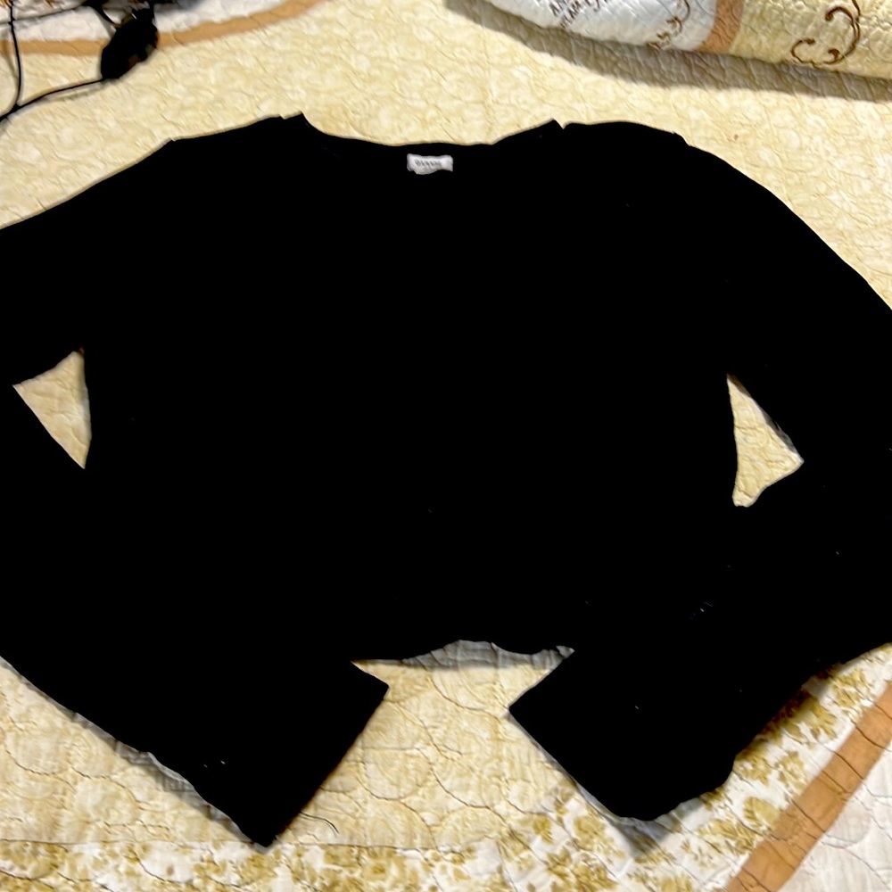 Black crop top, long sleeve size youth, large